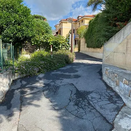 Casa Mimosa: Relax, Vista Mare, Parcheggio Gratis Санремо